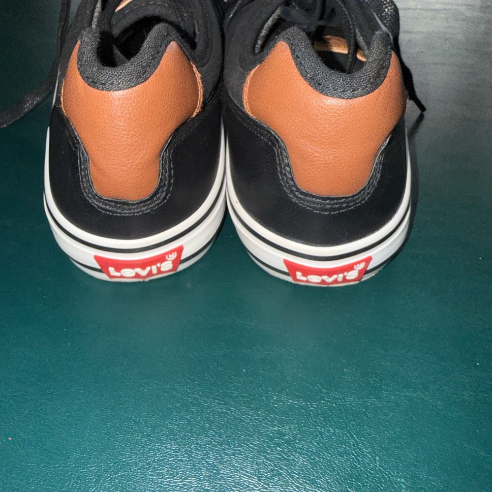 Levi's Black Canvas Low-Top Sneakers with Brown Heel Accent 10 - Picture 4 of 5